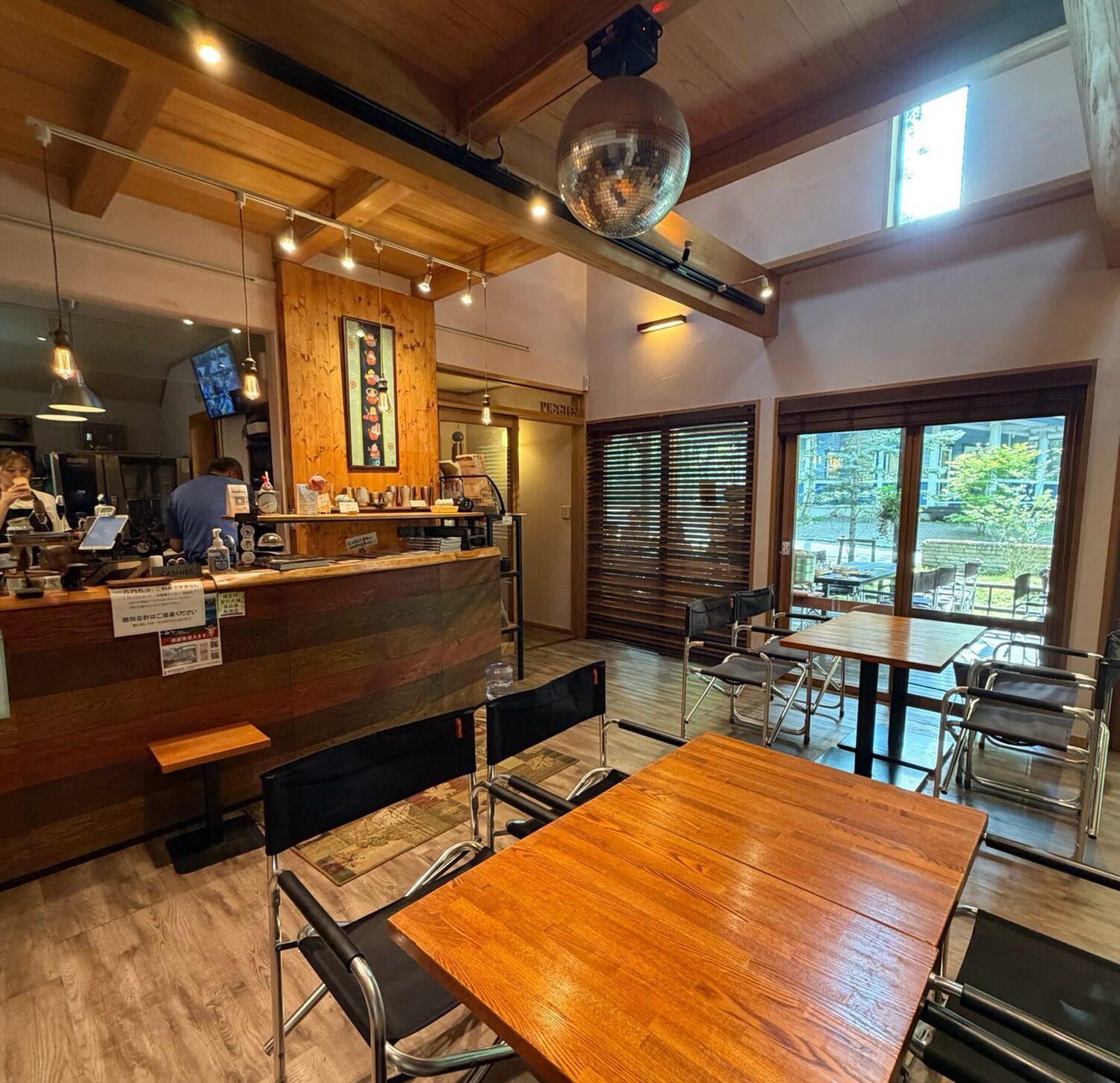 Piggies Cafe店内